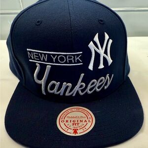 NWT Mitchell & Ness New York Yankees SCRIPT LOGO Navy Blue Snapback Hat